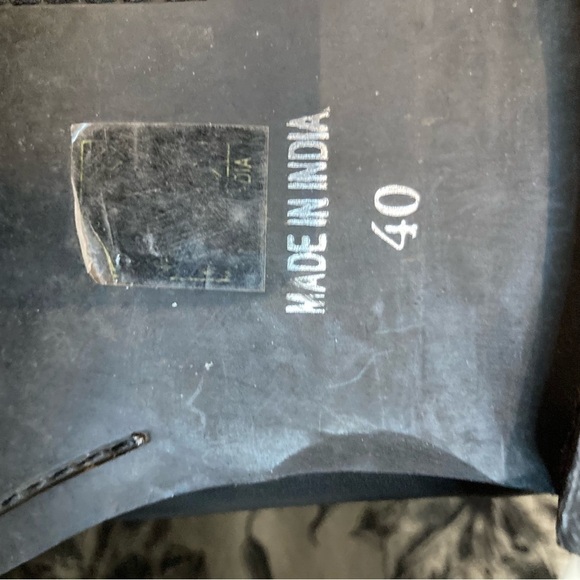 OFFICE LONDON Sz 40 Leather Chelsea Style Pull On  Booties - Picture 8 of 9